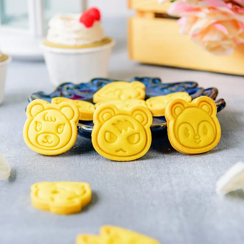 ケーキクッキーどうぶつの森カッターかわいいアニメフィギュアD - Model Kit Cutter のレビューと価格