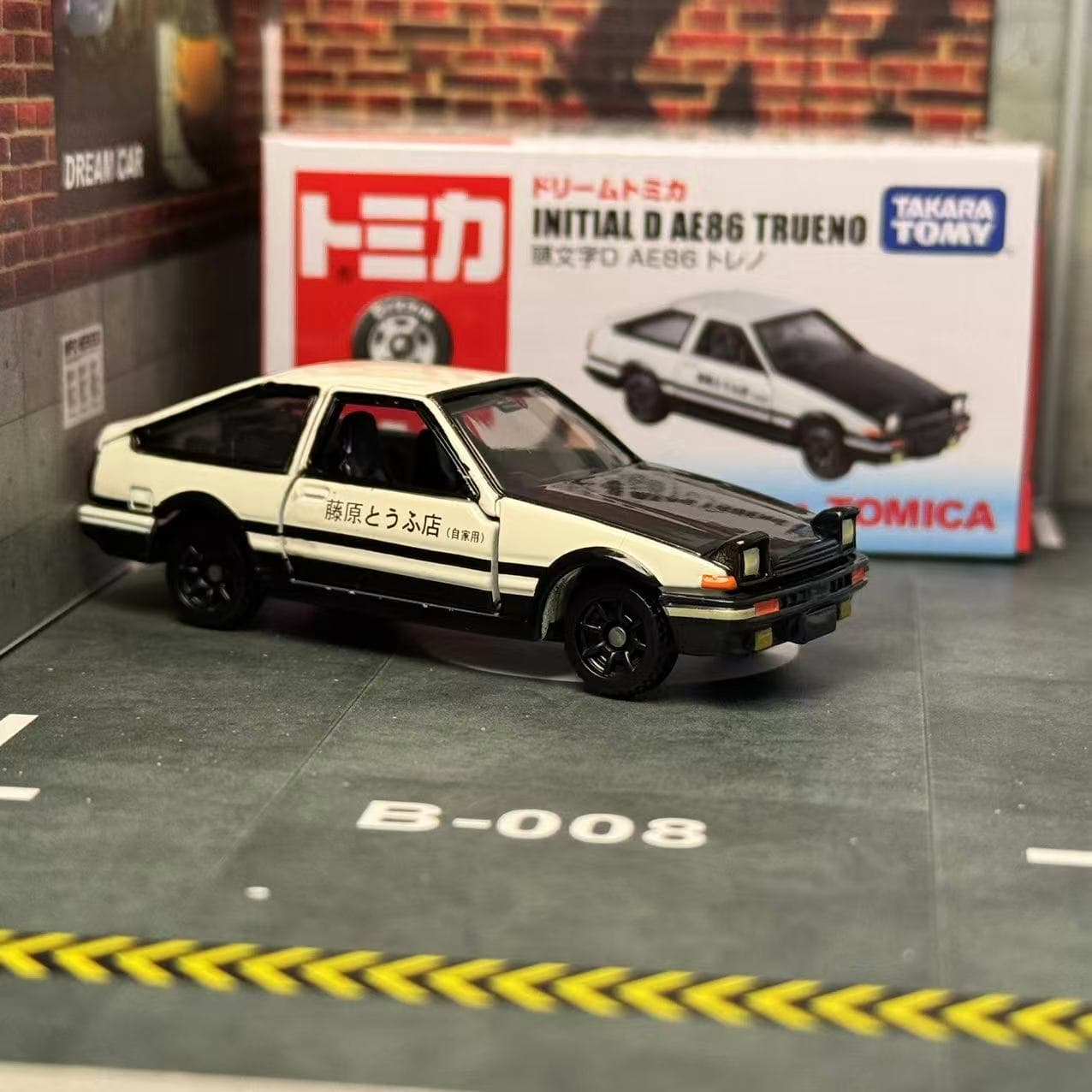 ドリームトミカNO. 145 頭文字 D AE86 トレノト - Model Kit Ae86 のレビューと価格