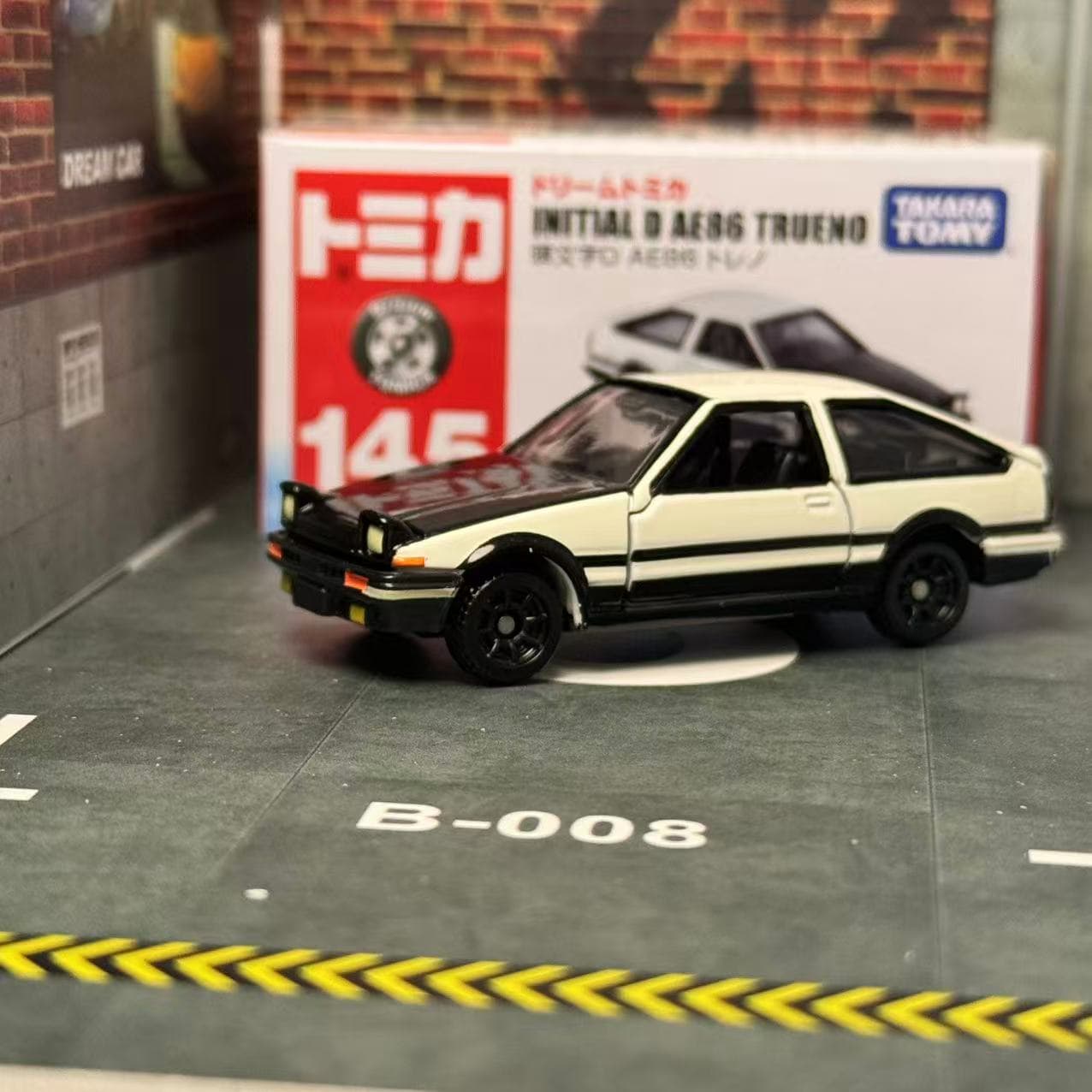 ドリームトミカNO. 145 頭文字 D AE86 トレノト - Model Kit Ae86 のレビューと価格