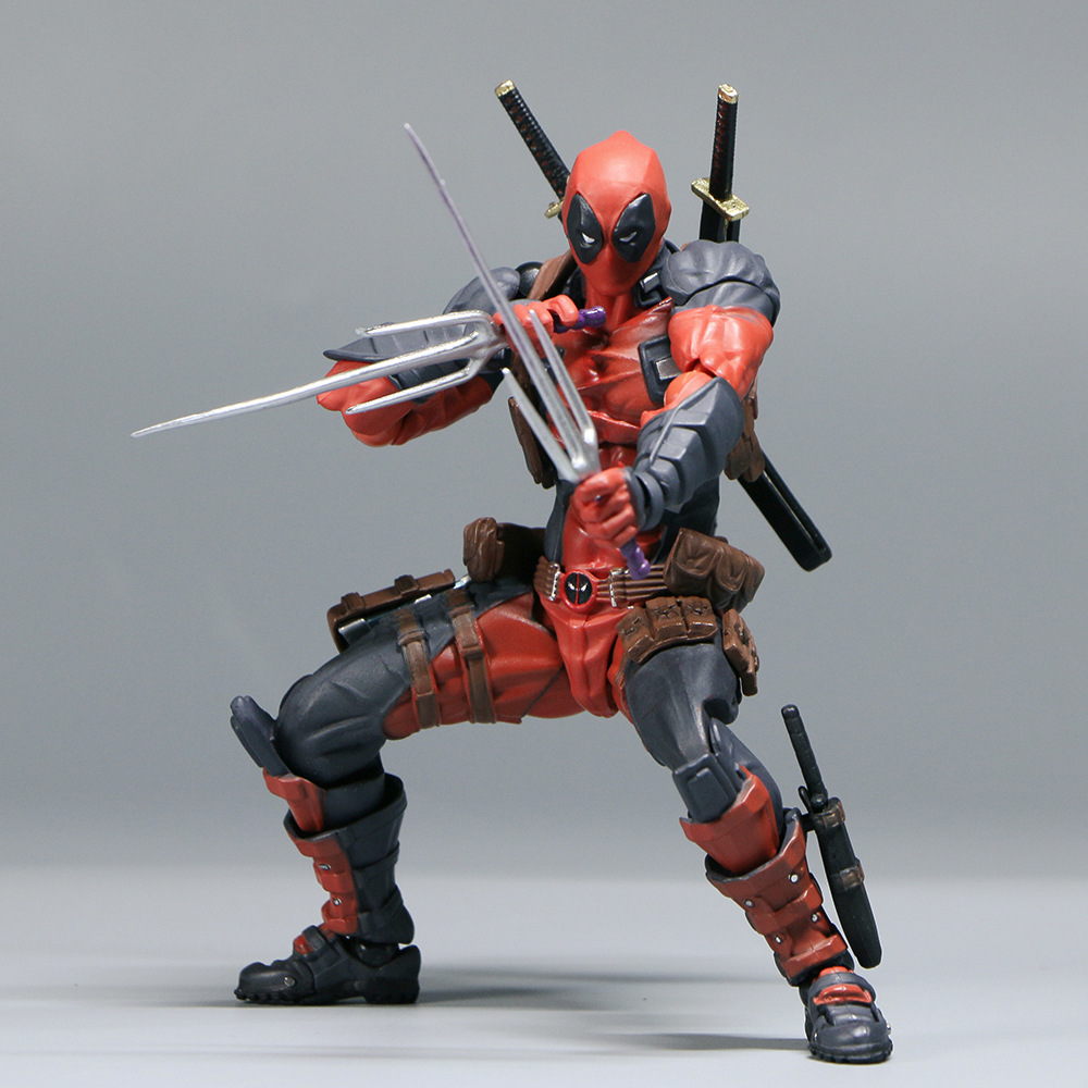 素晴らしいyamデッドプールのアクションフィギュアのおもちゃ - Model Kit Batman のレビューと価格